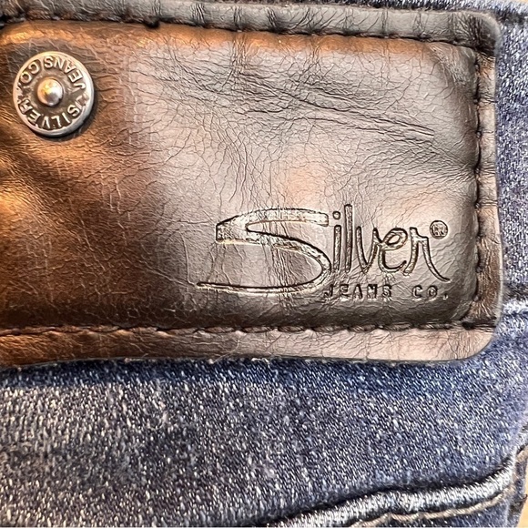 SILVER AIKO HIGH SUPER SKINNY JEANS. Embroidered back pockets. Size 34/31 - Picture 8 of 10